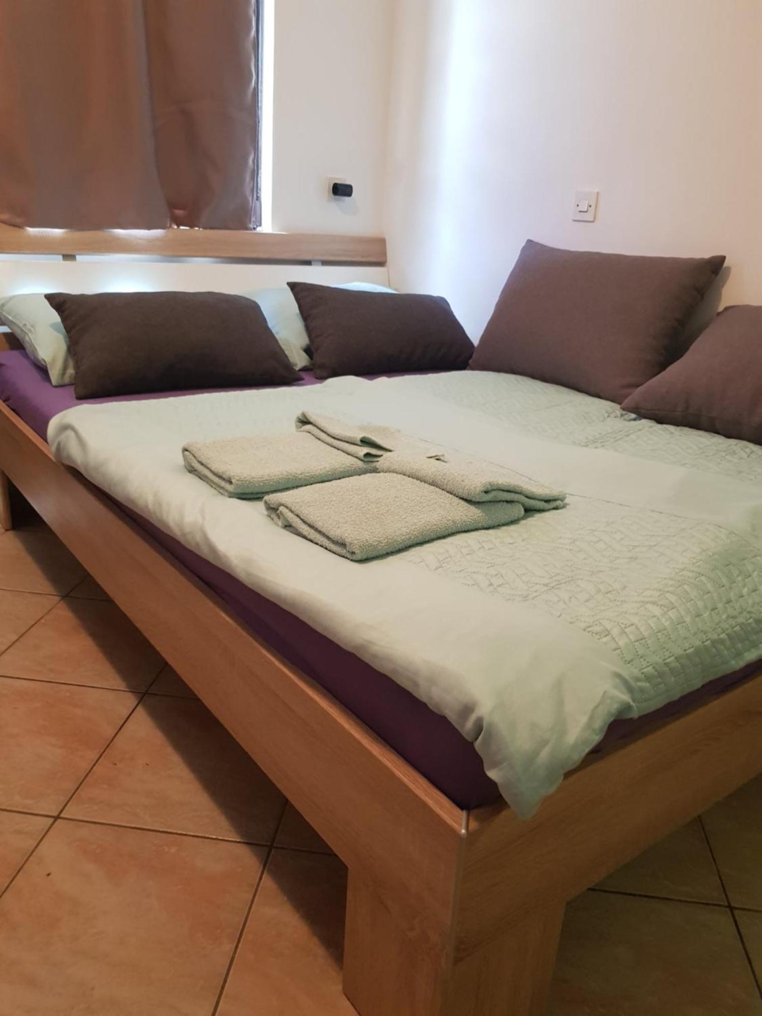 Apartmani Petra Póla Kültér fotó